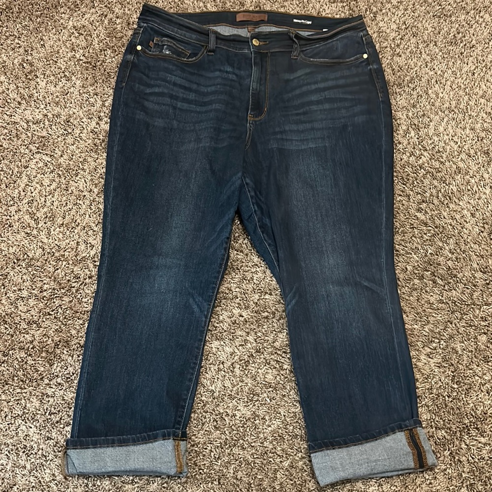 Judy blue capri skinny fit cuffed (longer inseam can wear like jeans) 20W